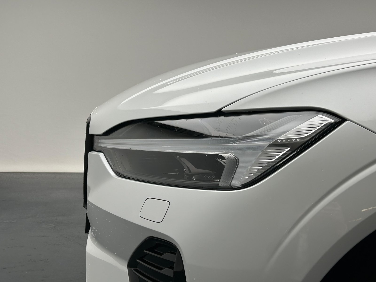 VOLVO XC60 2.0 T6 TE Ultra Dark eAWD, Hybride Rechargeable Essence/Électricité, Voiture nouvelle, Automatique - 3