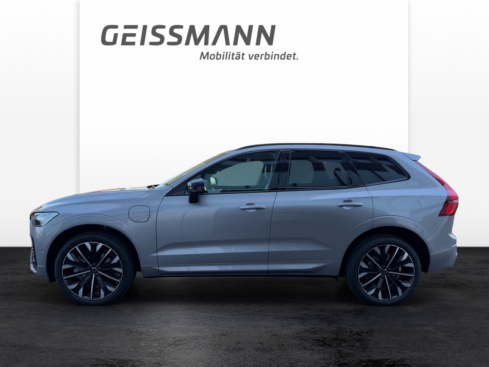 VOLVO XC60 2.0 T8 TE Ultra Dark eAWD, Hybride Rechargeable Essence/Électricité, Voiture nouvelle, Automatique - 3