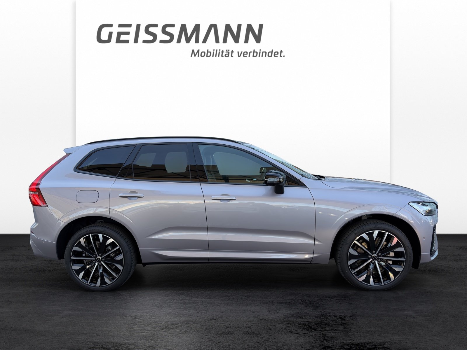 VOLVO XC60 2.0 T8 TE Ultra Dark eAWD, Hybride Rechargeable Essence/Électricité, Voiture nouvelle, Automatique - 4
