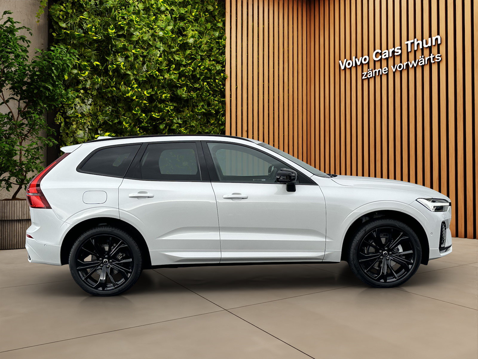VOLVO XC60 2.0 B5 MH Black Edition AWD, Mild-Hybrid Petrol/Electric, New car, Automatic - 4