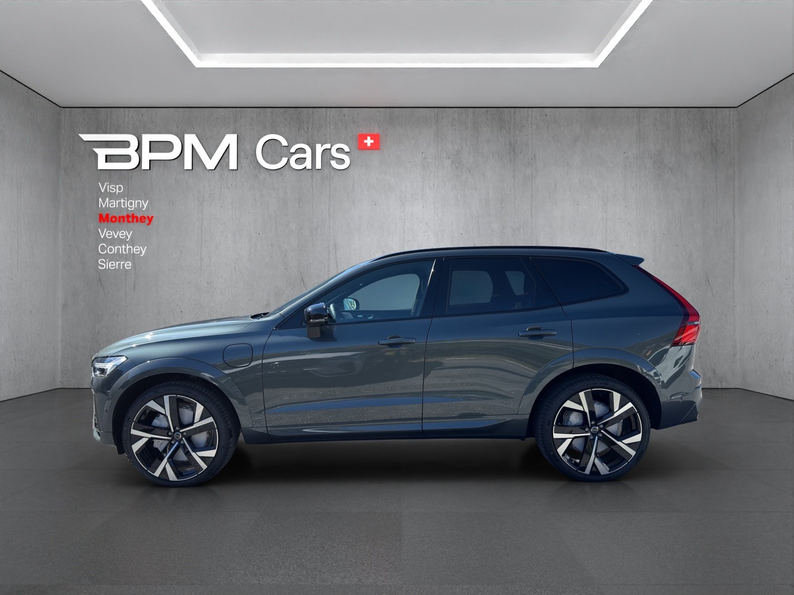 VOLVO XC60 T6 eAWD PluginHybrid Ultra Dark Geartronic, Plug-in-Hybrid Benzina/Elettrica, Auto nuove, Automatico - 2