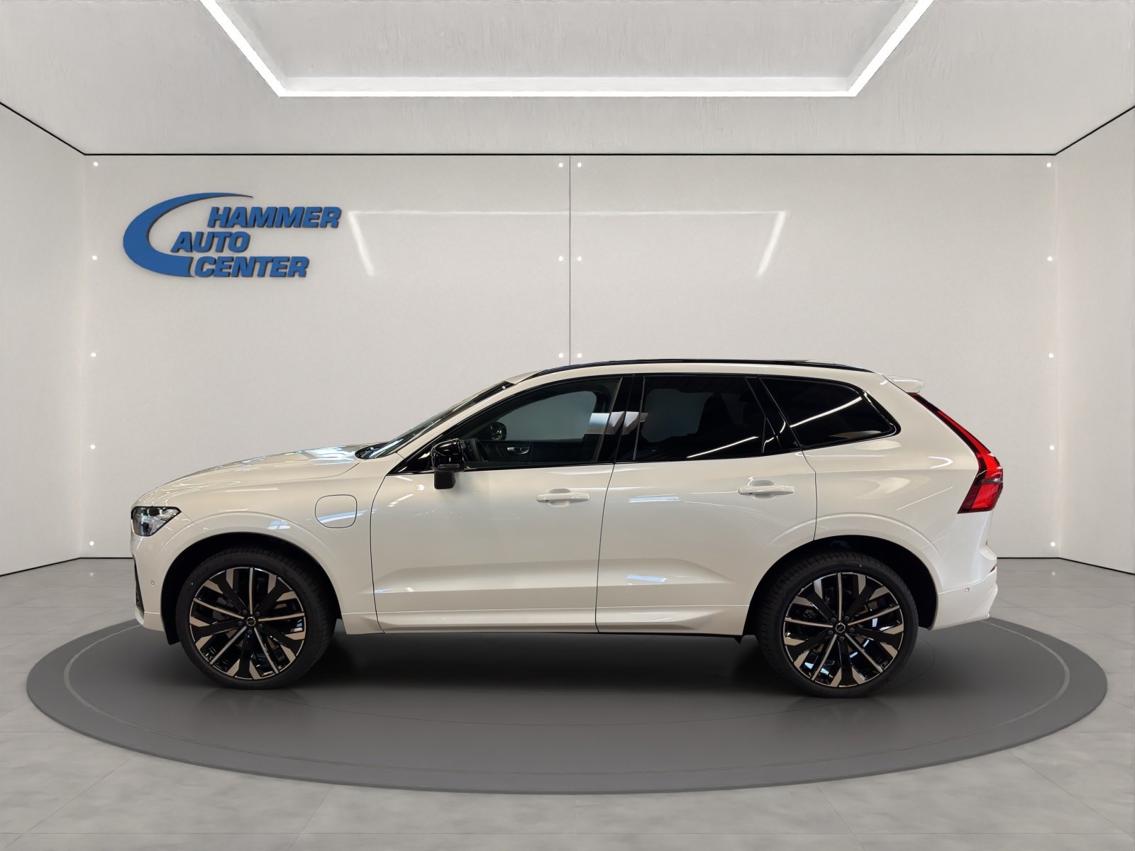 VOLVO XC60 2.0 T8 TE Ultra Dark eAWD, Hybride Rechargeable Essence/Électricité, Voiture nouvelle, Automatique - 3