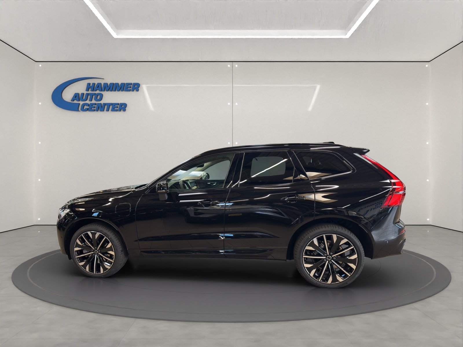 VOLVO XC60 2.0 T8 TE Ultra Dark eAWD, Hybride Rechargeable Essence/Électricité, Voiture nouvelle, Automatique - 3