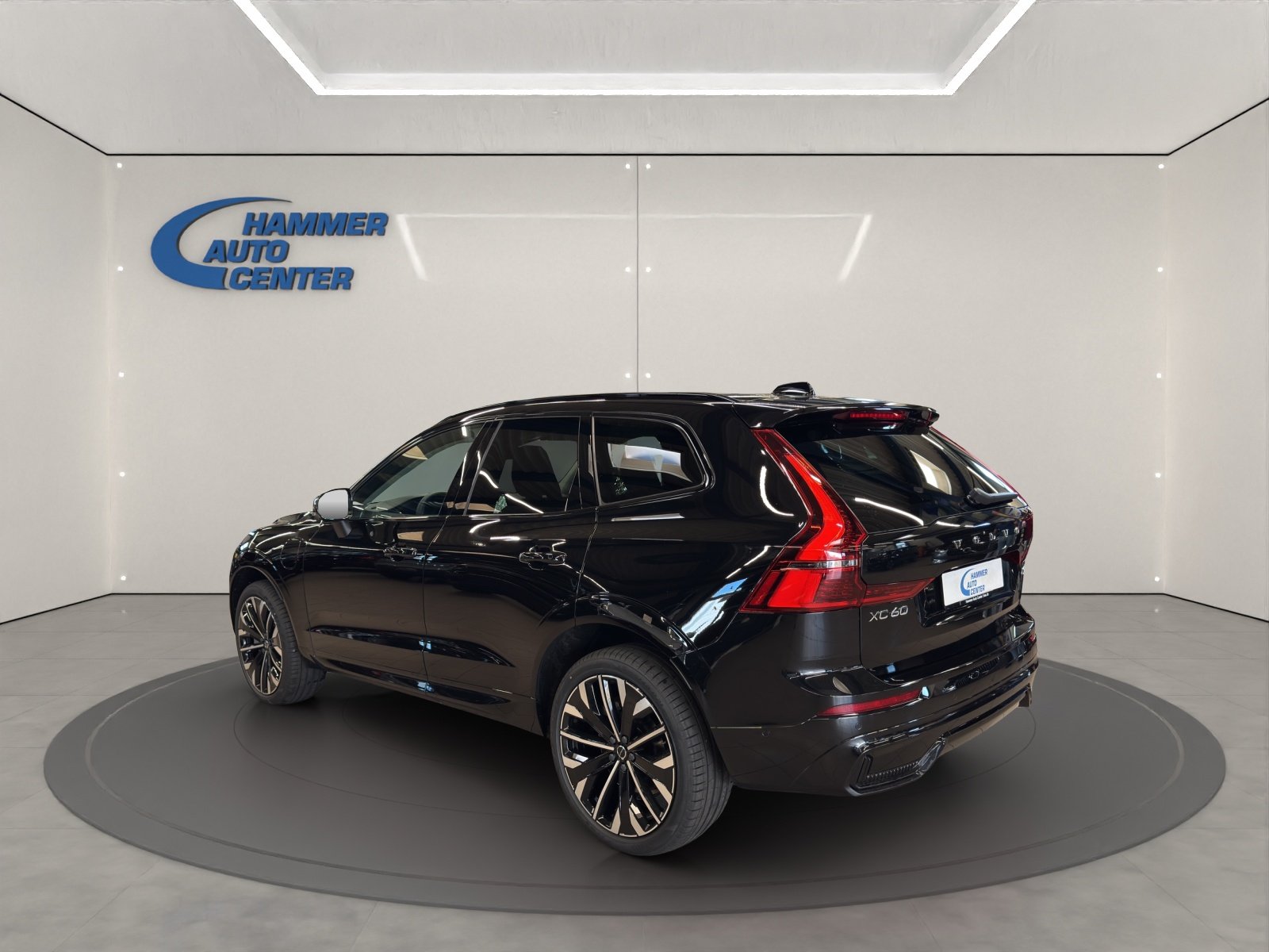 VOLVO XC60 2.0 T8 TE Ultra Dark eAWD, Hybride Rechargeable Essence/Électricité, Voiture nouvelle, Automatique - 4