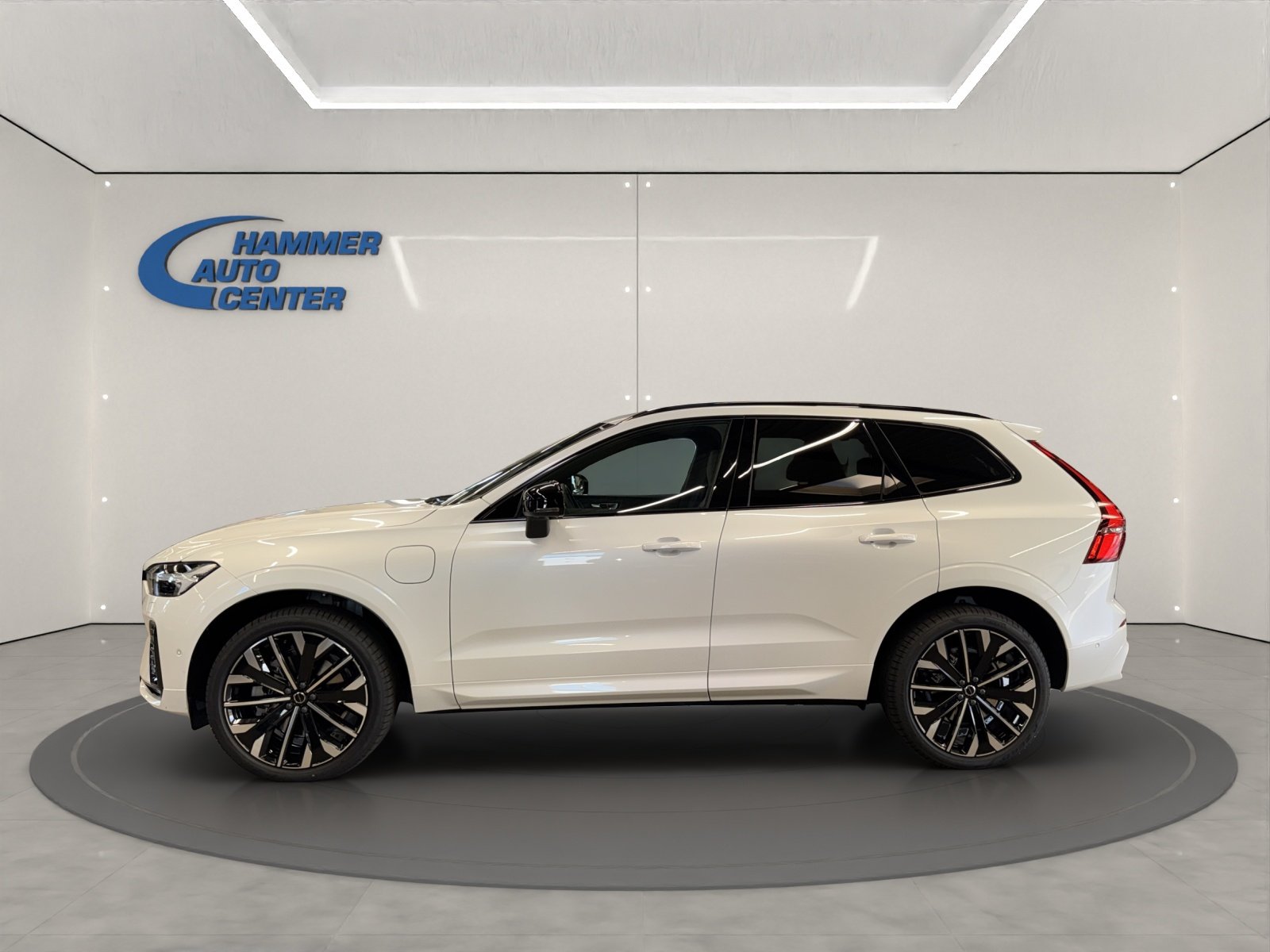 VOLVO XC60 2.0 T6 TE Ultra Dark eAWD, Hybride Rechargeable Essence/Électricité, Voiture nouvelle, Automatique - 3