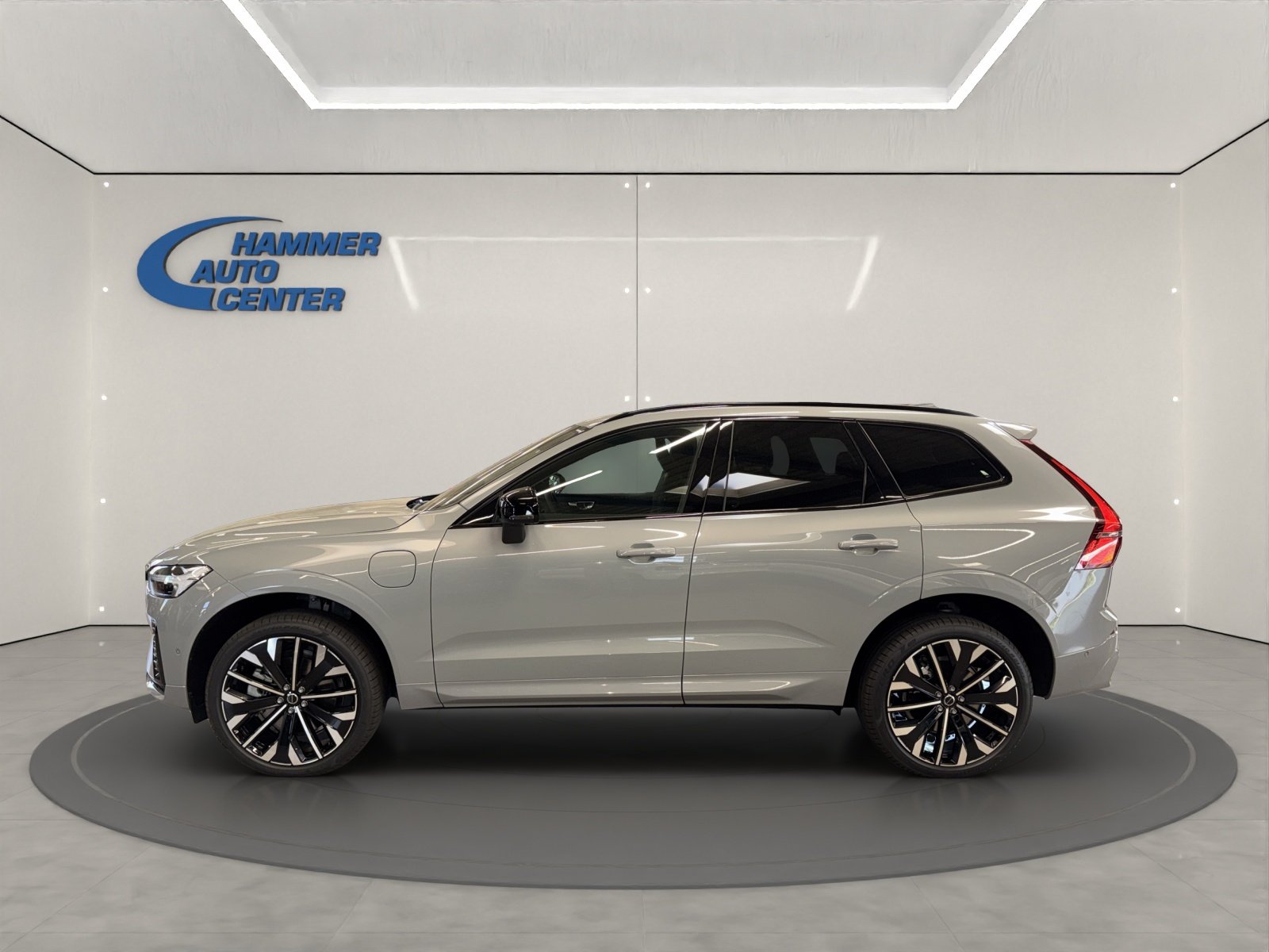 VOLVO XC60 2.0 T8 TE Ultra Dark eAWD, Plug-in-Hybrid Petrol/Electric, New car, Automatic - 3