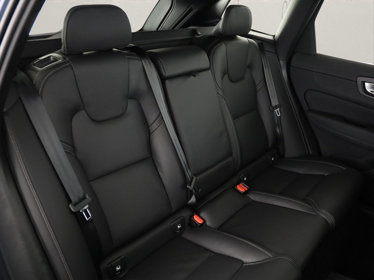VOLVO XC60 2.0 T6 TE Black Edition eAWD, Plug-in-Hybrid Benzina/Elettrica, Auto nuove, Automatico - 7