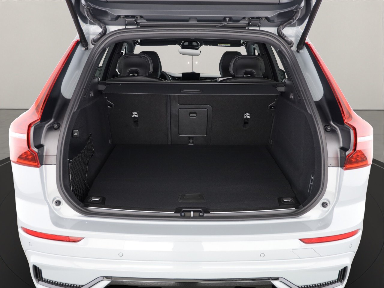 VOLVO XC60 2.0 T6 TE Black Edition eAWD, Plug-in-Hybrid Benzina/Elettrica, Auto nuove, Automatico - 5