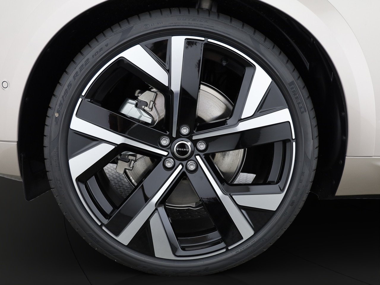 VOLVO XC60 2.0 T8 TE Ultra Dark eAWD, Plug-in-Hybrid Petrol/Electric, New car, Automatic - 5