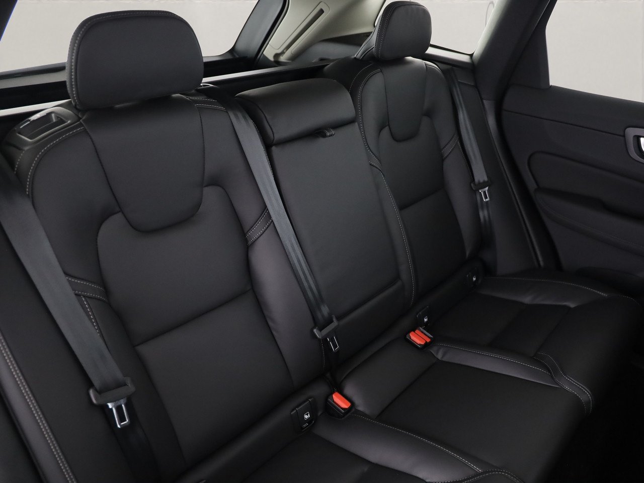 VOLVO XC60 2.0 T8 TE Ultra Bright eAWD, Hybride Rechargeable Essence/Électricité, Voiture nouvelle, Automatique - 7