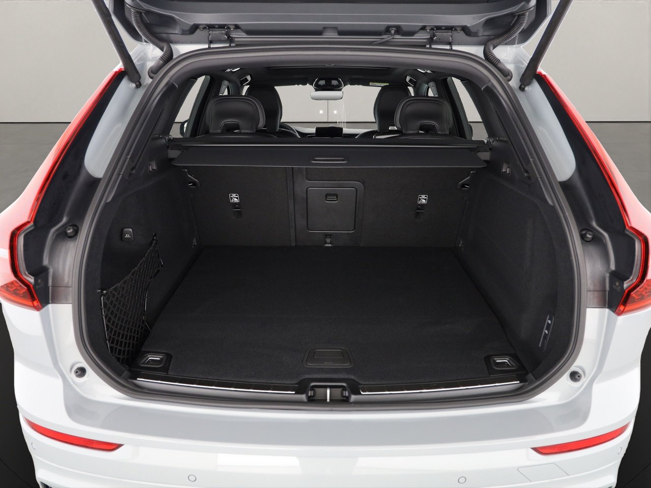 VOLVO XC60 2.0 T6 TE Black Edition eAWD, Plug-in-Hybrid Petrol/Electric, New car, Automatic - 4