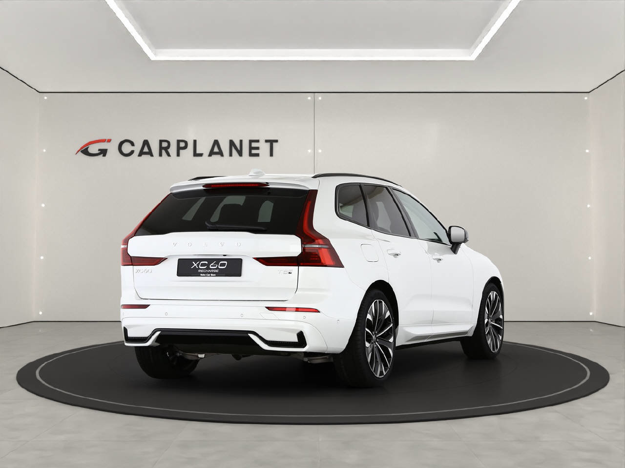 VOLVO XC60 2.0 T8 TE Ultra Dark eAWD, Hybride Rechargeable Essence/Électricité, Voiture nouvelle, Automatique - 2