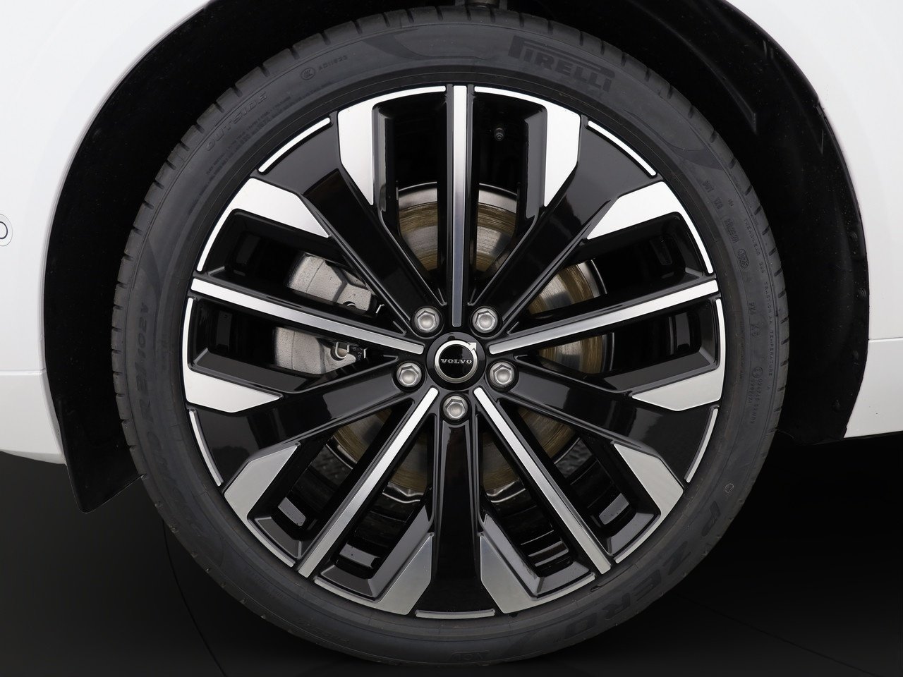 VOLVO XC60 2.0 T8 TE Ultra Dark eAWD, Hybride Rechargeable Essence/Électricité, Voiture nouvelle, Automatique - 5