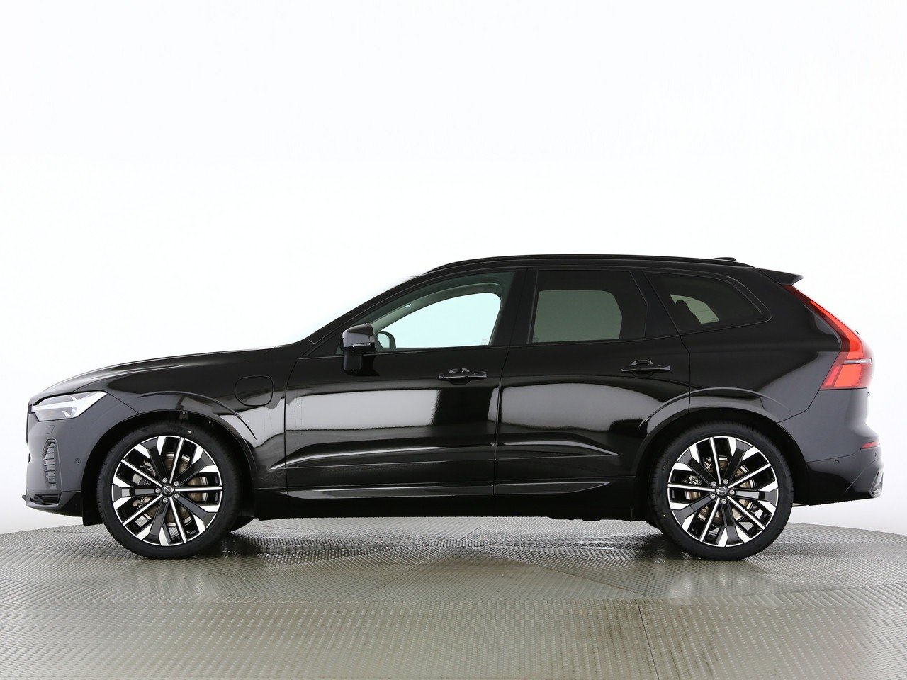 VOLVO XC60 2.0 T8 TE Ultra Dark eAWD, Plug-in-Hybrid Petrol/Electric, New car, Automatic - 3