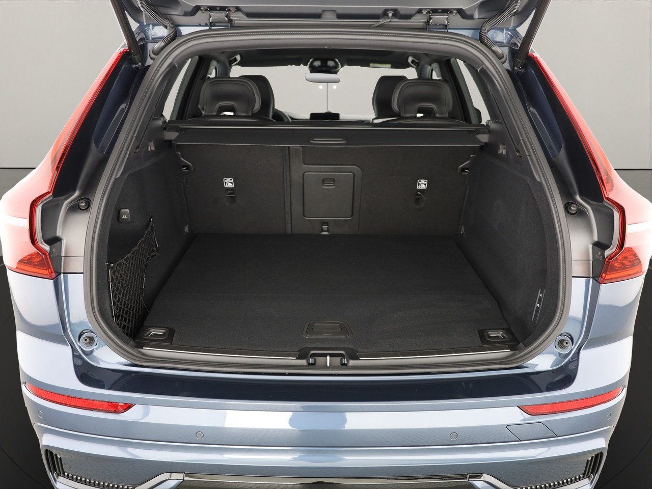 VOLVO XC60 2.0 T6 TE Black Edition eAWD, Plug-in-Hybrid Benzin/Elektro, Neuwagen, Automatik - 4