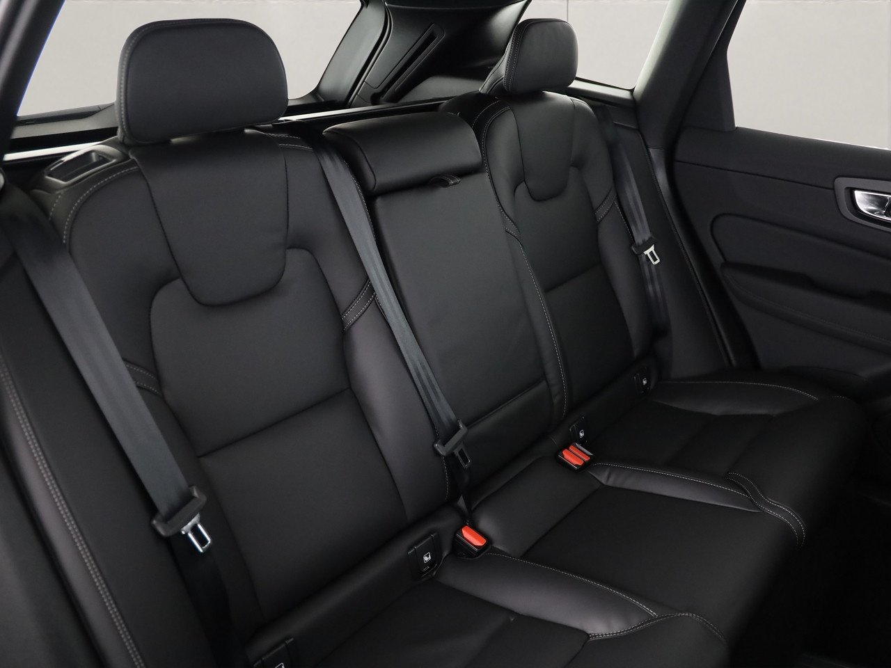 VOLVO XC60 2.0 T6 TE Black Edition eAWD, Plug-in-Hybrid Benzin/Elektro, Neuwagen, Automatik - 6
