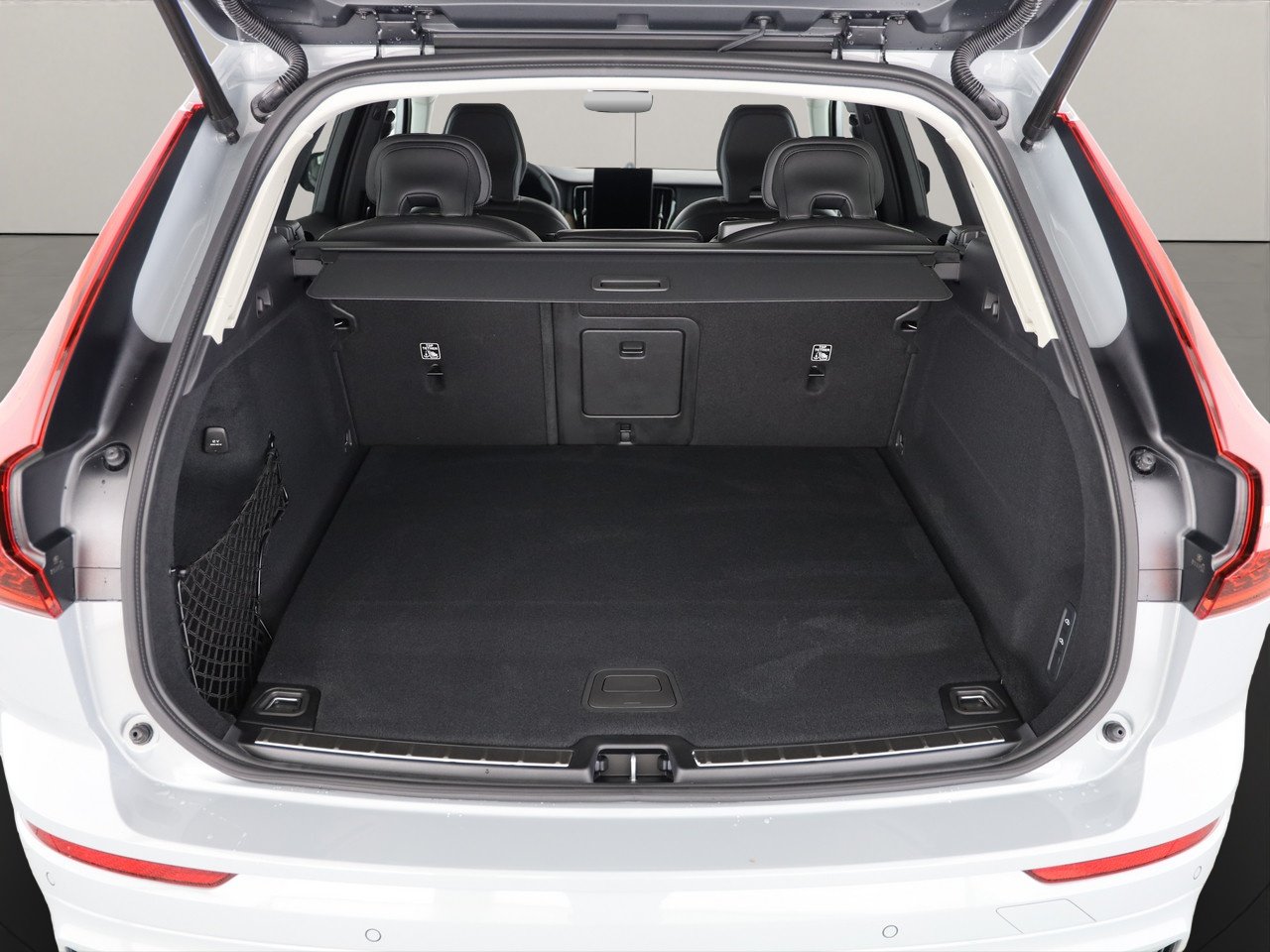 VOLVO XC60 2.0 T8 TE Ultra Dark eAWD, Plug-in-Hybrid Benzin/Elektro, Neuwagen, Automatik - 5