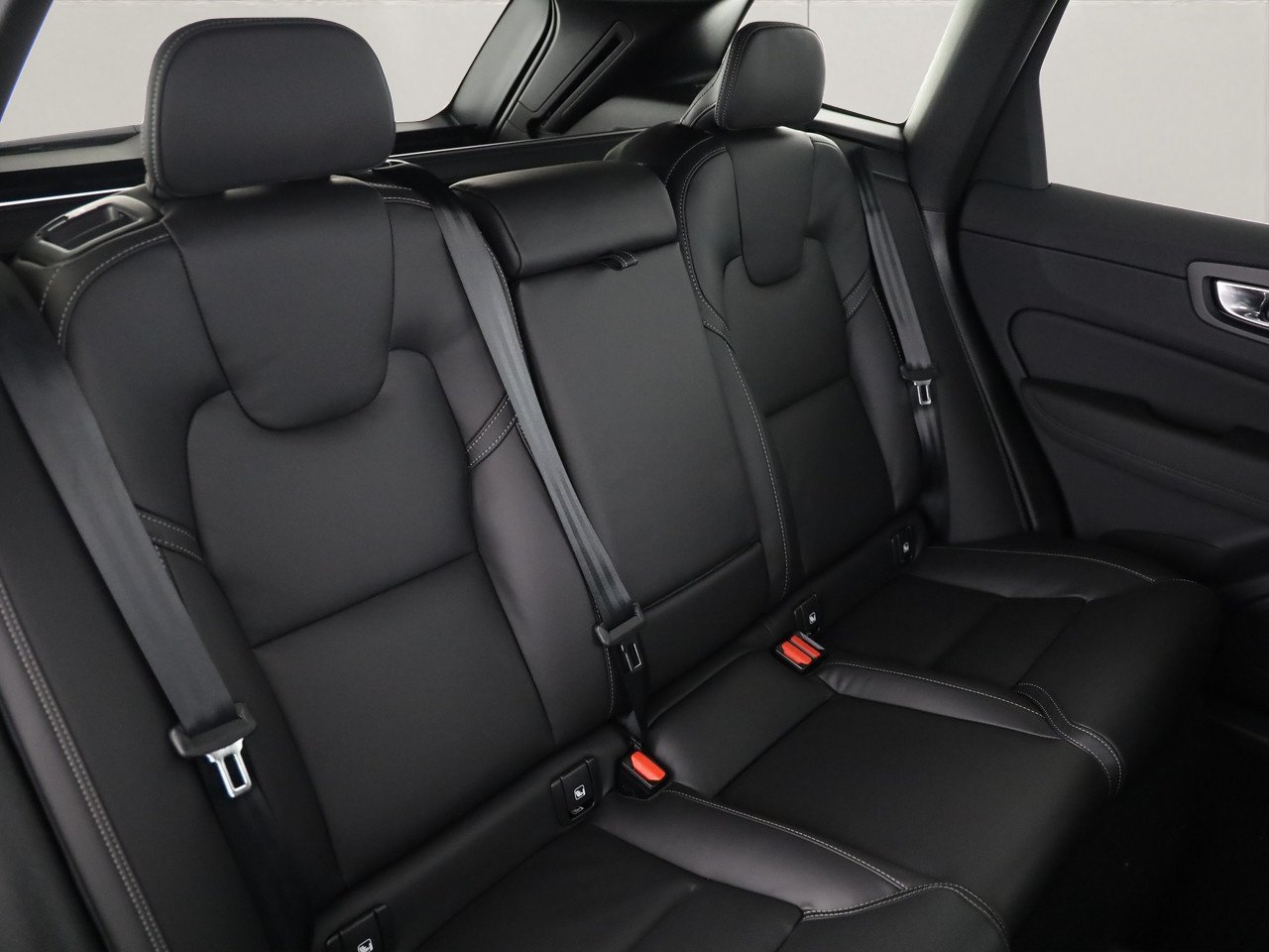VOLVO XC60 2.0 T6 TE Black Edition eAWD, Hybride Rechargeable Essence/Électricité, Voiture nouvelle, Automatique - 6