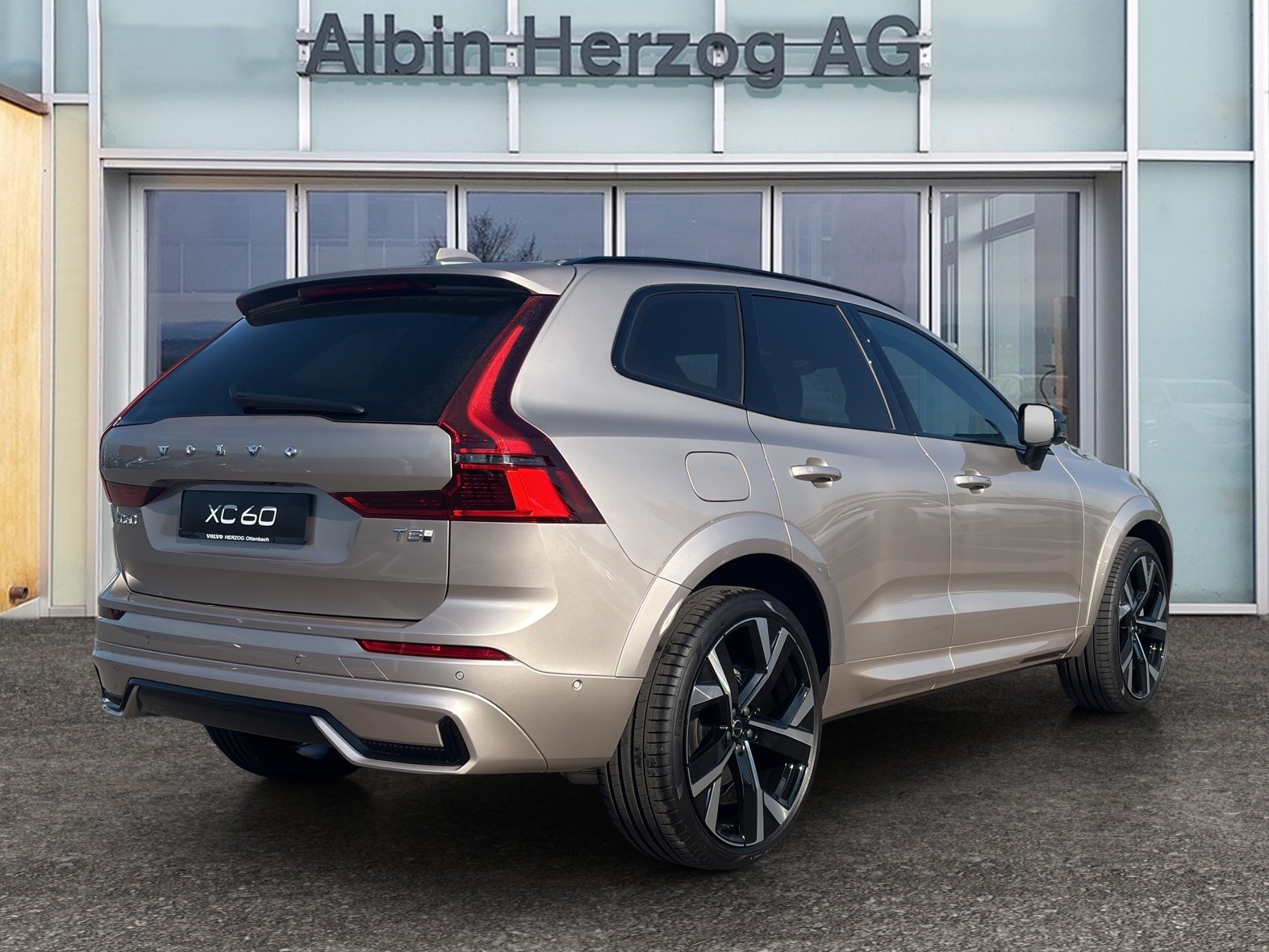 VOLVO XC60 2.0 T8 TE Ultra Dark eAWD, Plug-in-Hybrid Petrol/Electric, New car, Automatic - 4