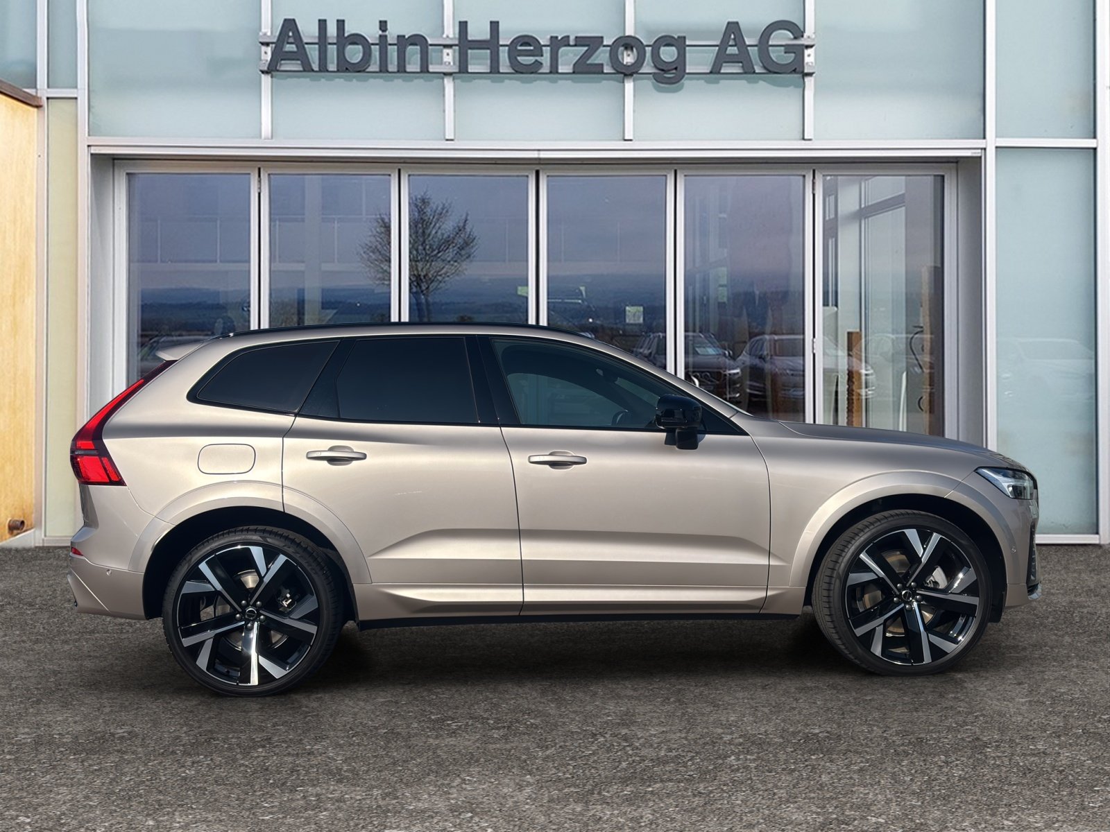 VOLVO XC60 2.0 T8 TE Ultra Dark eAWD, Plug-in-Hybrid Petrol/Electric, New car, Automatic - 5