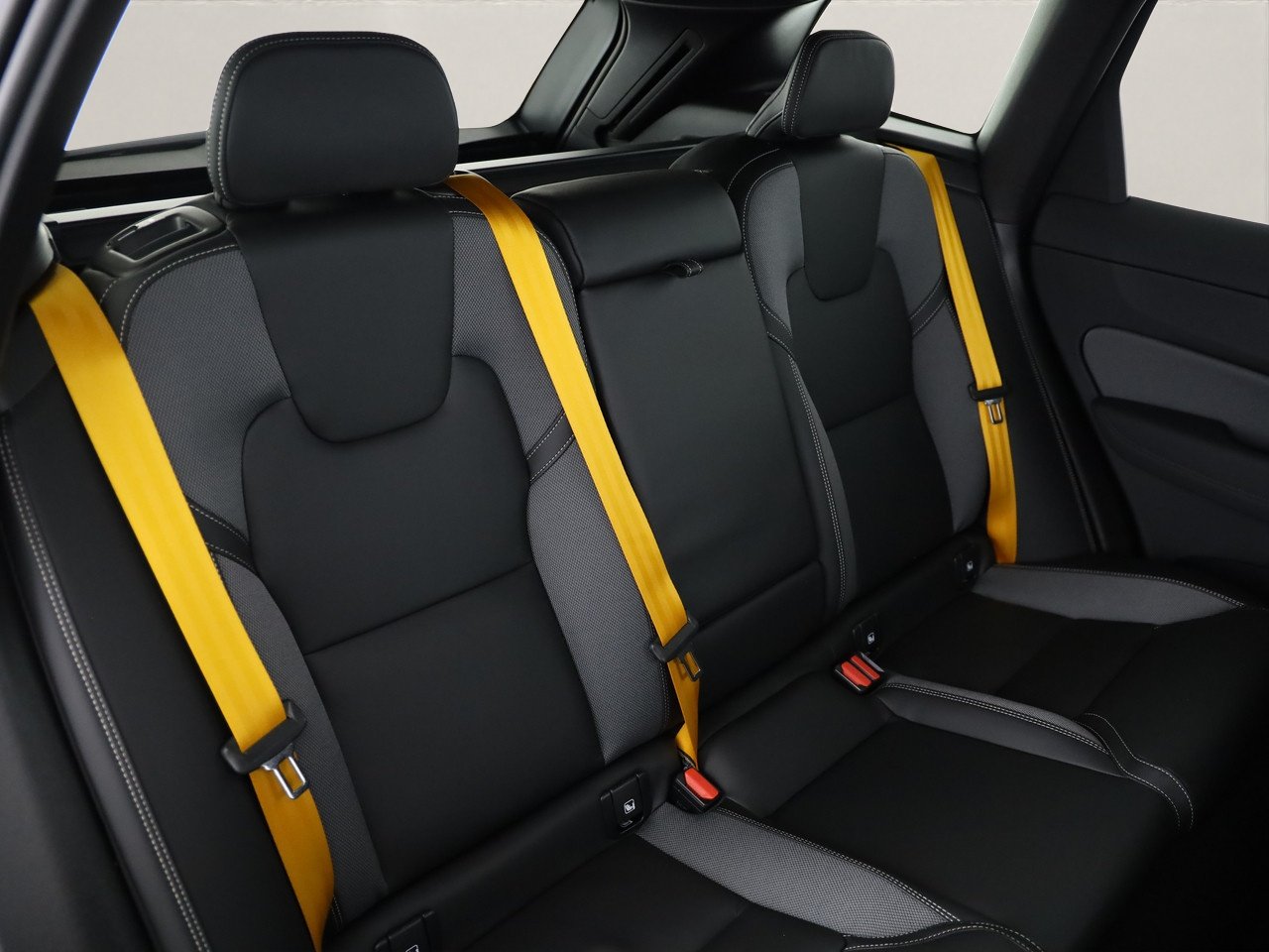 VOLVO XC60 2.0 T8 TE Polestar eAWD, Plug-in-Hybrid Petrol/Electric, New car, Automatic - 6