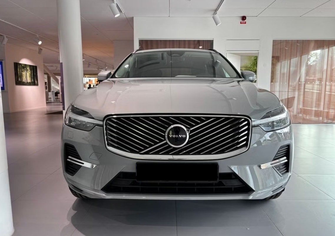 VOLVO XC60 T6 eAWD PluginHybrid Core Geartronic, Hybride Rechargeable Essence/Électricité, Voiture nouvelle, Automatique - 3
