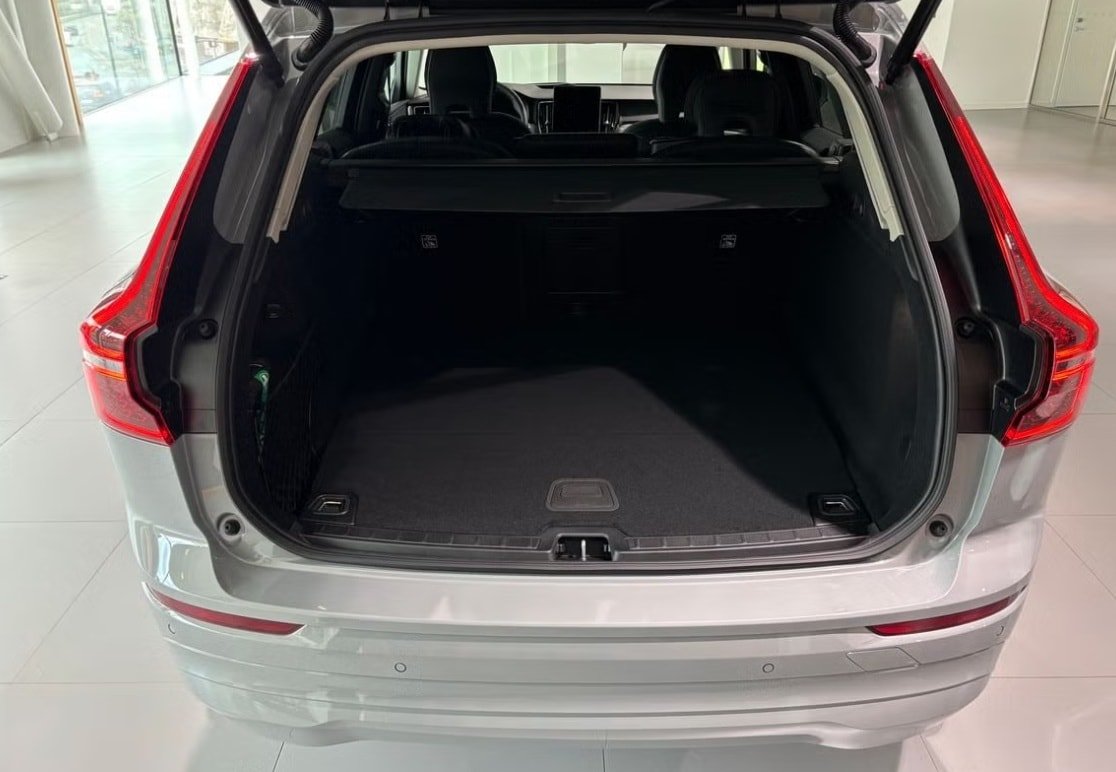 VOLVO XC60 T6 eAWD PluginHybrid Core Geartronic, Hybride Rechargeable Essence/Électricité, Voiture nouvelle, Automatique - 6