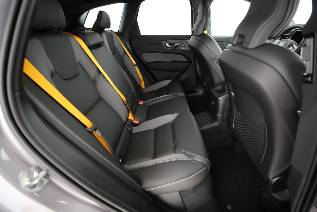 VOLVO XC60 2.0 T8 TE Polestar eAWD, Plug-in-Hybrid Benzina/Elettrica, Auto nuove, Automatico - 7