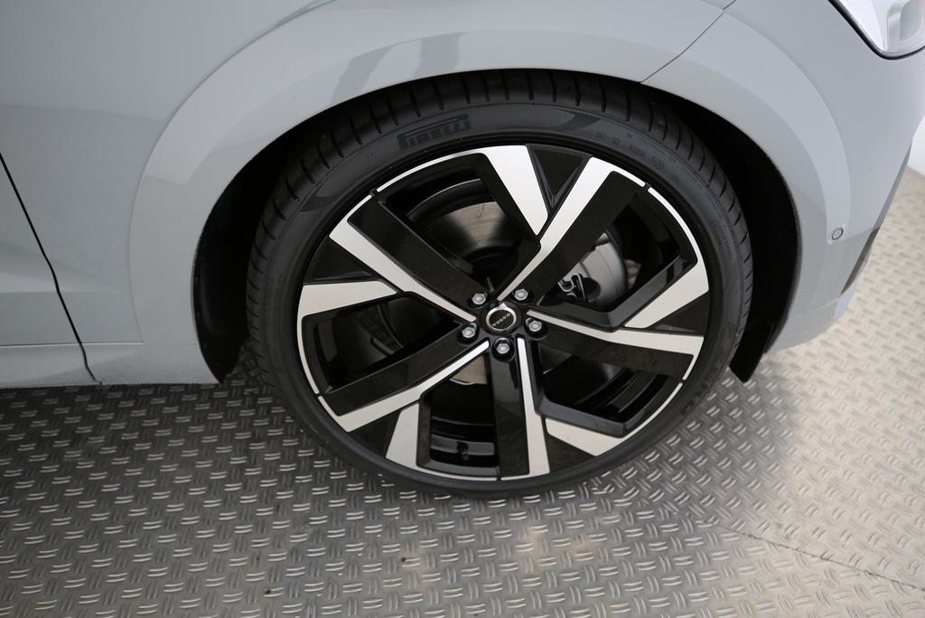 VOLVO XC60 2.0 T8 TE Black Edition eAWD, Plug-in-Hybrid Benzin/Elektro, Neuwagen, Automatik - 4