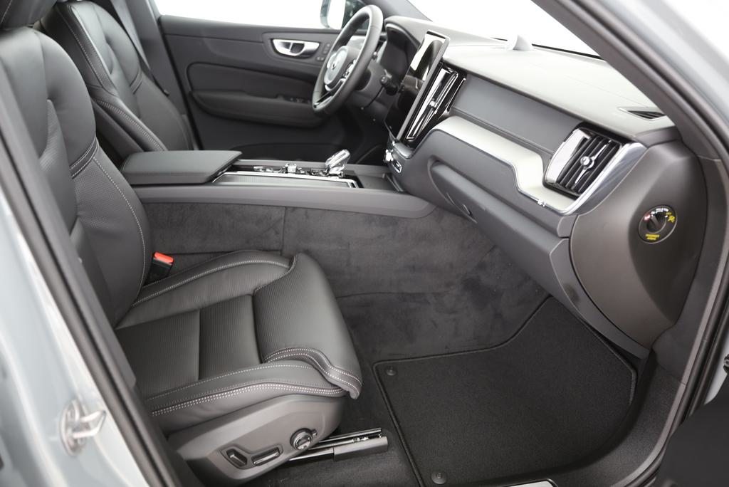 VOLVO XC60 2.0 T8 TE Black Edition eAWD, Plug-in-Hybrid Benzin/Elektro, Neuwagen, Automatik - 7