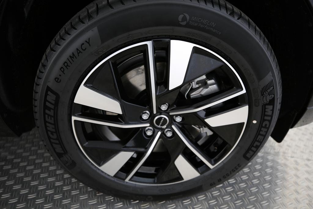 VOLVO XC60 2.0 T6 TE Plus Dark eAWD, Plug-in-Hybrid Benzin/Elektro, Neuwagen, Automatik - 4