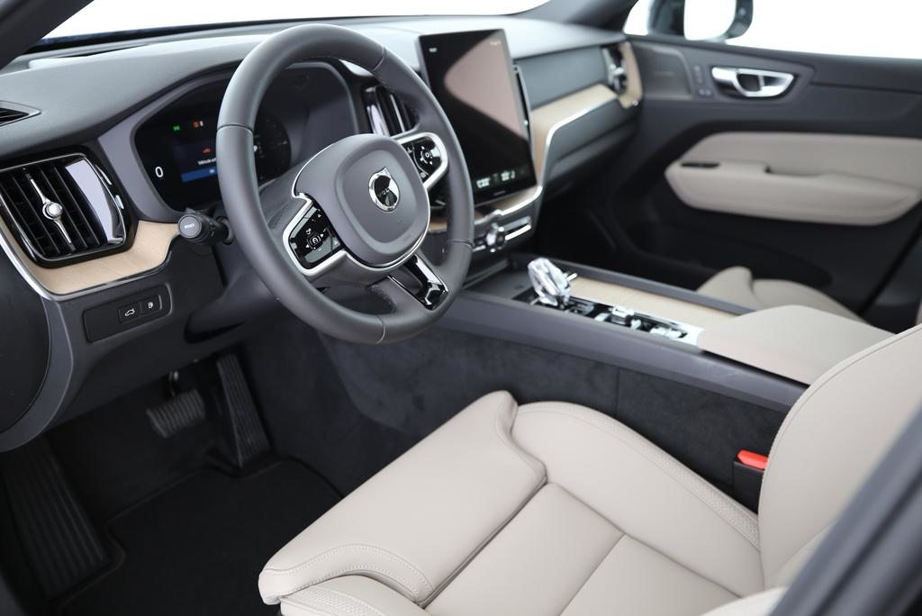 VOLVO XC60 2.0 T6 TE Plus Dark eAWD, Plug-in-Hybrid Benzin/Elektro, Neuwagen, Automatik - 5