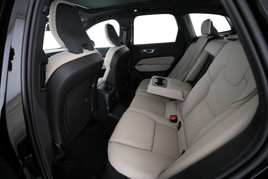 VOLVO XC60 2.0 T6 TE Plus Dark eAWD, Plug-in-Hybrid Benzin/Elektro, Neuwagen, Automatik - 6