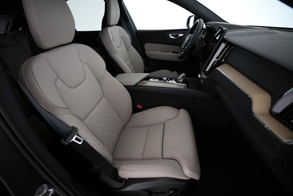 VOLVO XC60 2.0 T6 TE Ultra Dark eAWD, Plug-in-Hybrid Benzina/Elettrica, Auto nuove, Automatico - 7