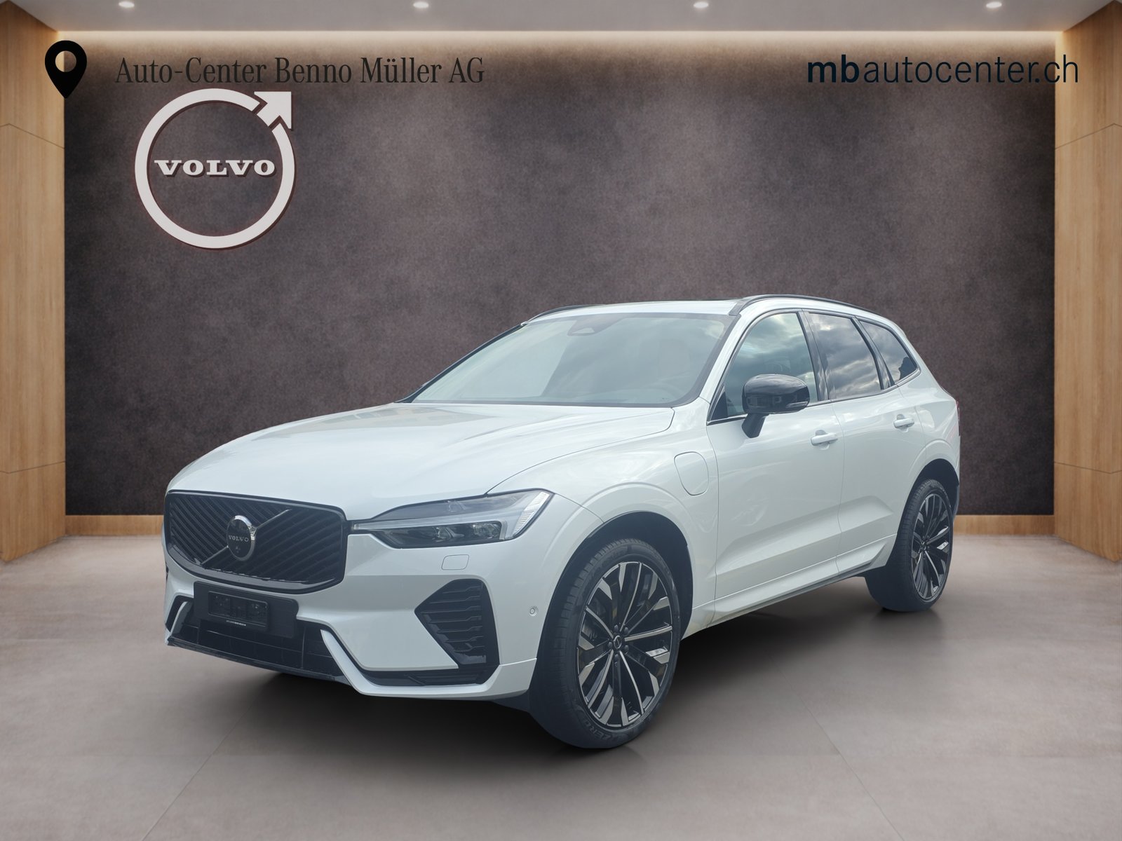 VOLVO XC60 2.0 T6 TE Ultra Dark eAWD