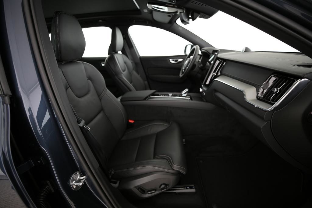 VOLVO XC60 2.0 T6 TE Black Edition eAWD, Plug-in-Hybrid Benzin/Elektro, Neuwagen, Automatik - 7