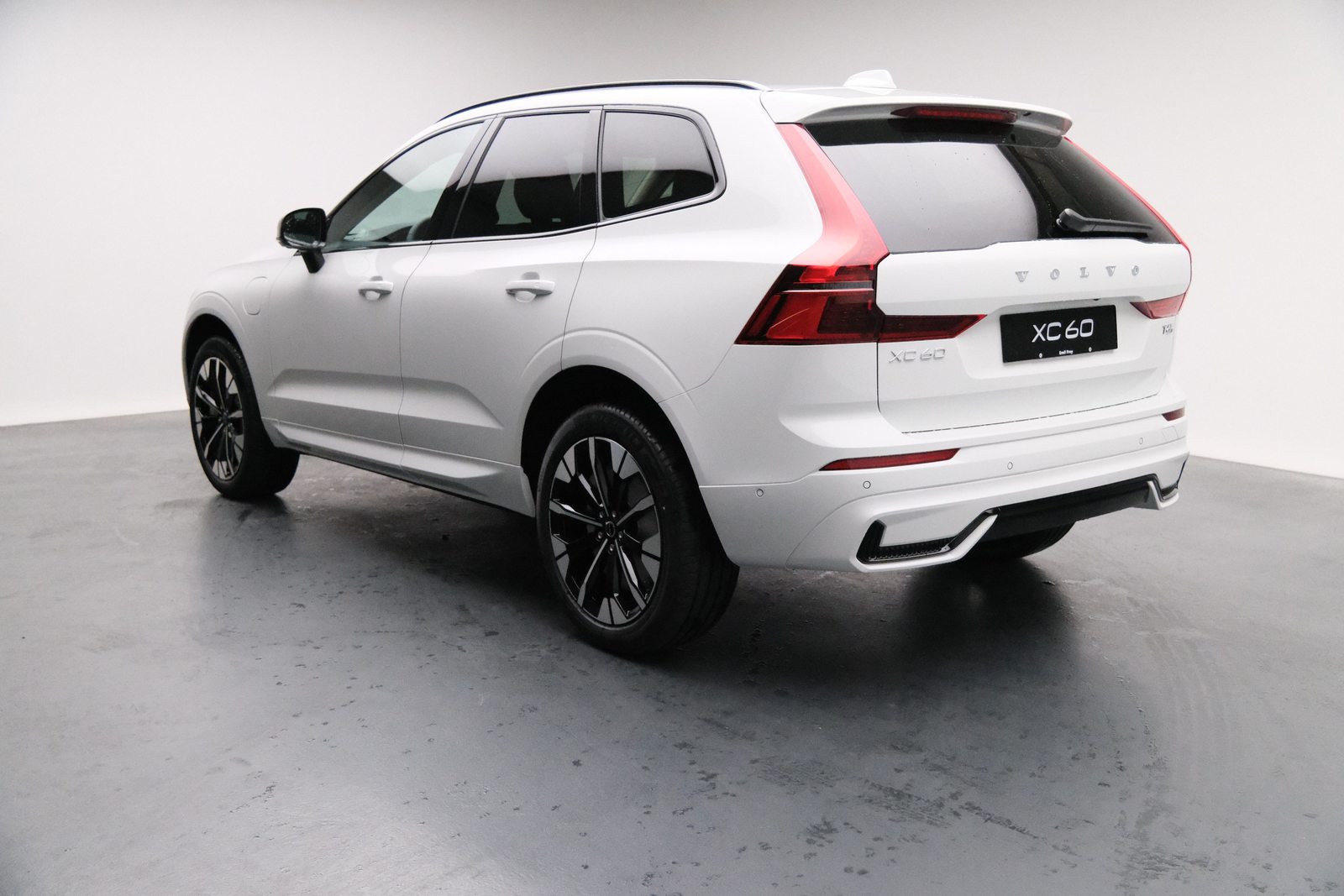 VOLVO XC60 2.0 T6 TE Ultra Dark eAWD, Hybride Rechargeable Essence/Électricité, Voiture nouvelle, Automatique - 4