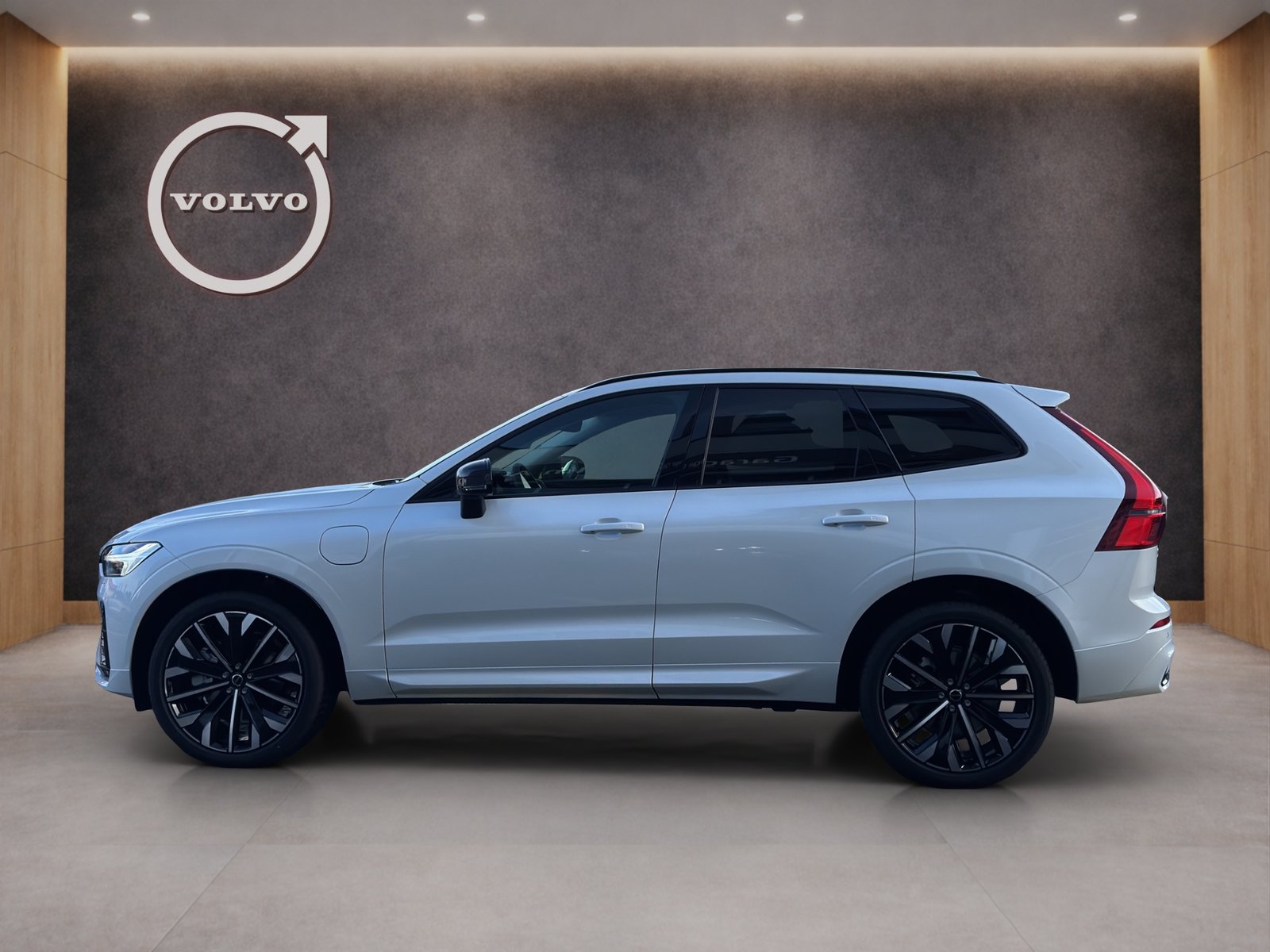 VOLVO XC60 2.0 T6 TE Plus Dark eAWD, Plug-in-Hybrid Benzina/Elettrica, Auto nuove, Automatico - 3