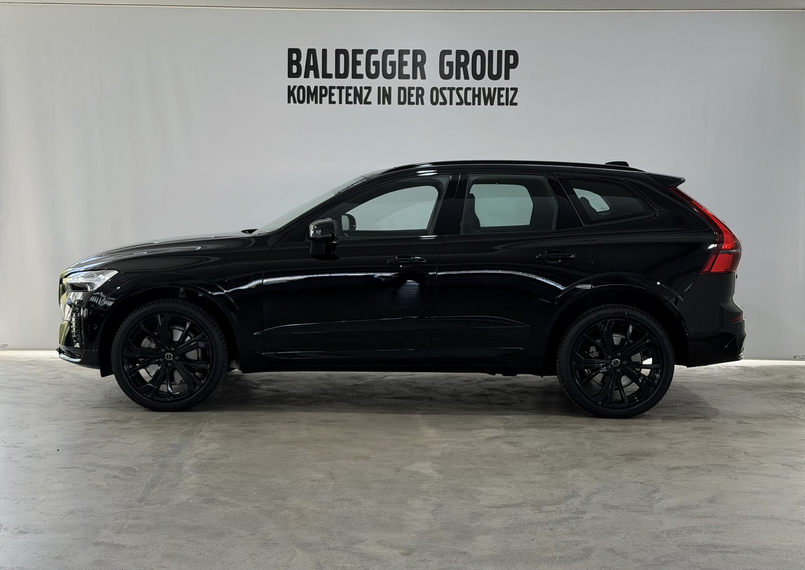VOLVO XC60 2.0 T6 TE Black Edition e, Benzin, Neuwagen, Automatik - 2