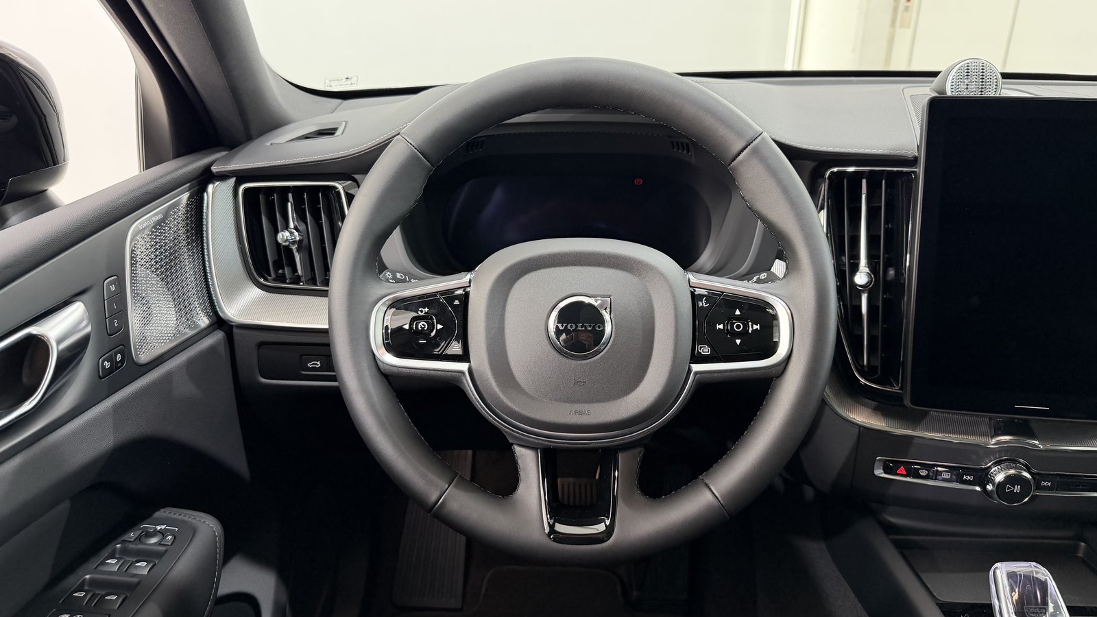 VOLVO XC60 2.0 T6 TE Black Edition e, Benzin, Neuwagen, Automatik - 5