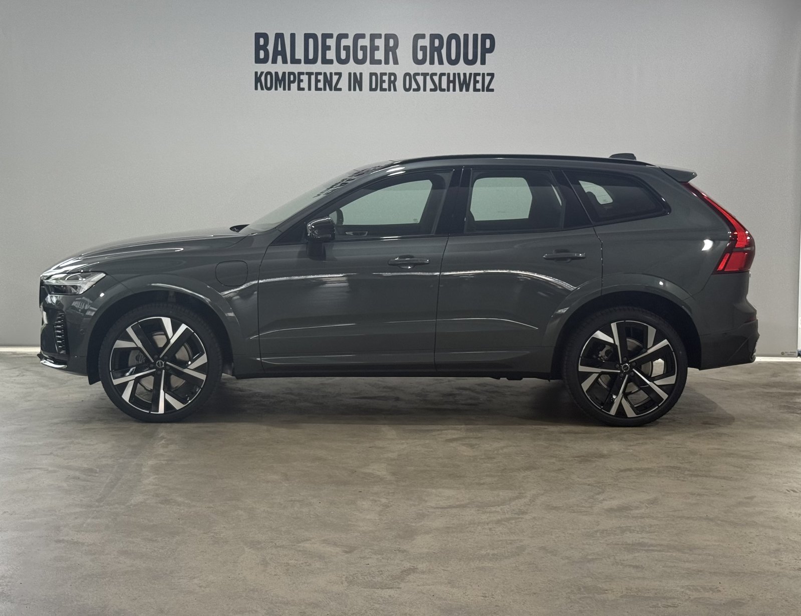 VOLVO XC60 2.0 T6 TE Ultra Dark eAWD, Hybride Integrale Benzina/Elettrica, Auto nuove, Automatico - 2