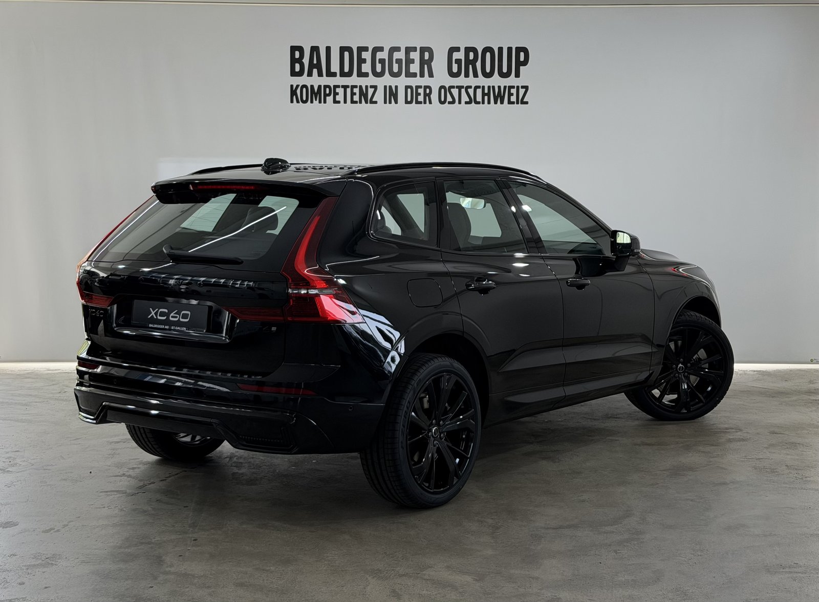 VOLVO XC60 2.0 T6 TE Black Edition e, Full-Hybrid Petrol/Electric, New car, Automatic - 3