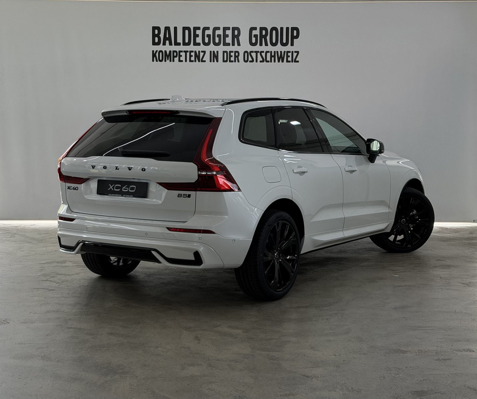 VOLVO XC60 2.0 B5 MH Black Edition A, Hybride Integrale Benzina/Elettrica, Auto nuove, Automatico - 3