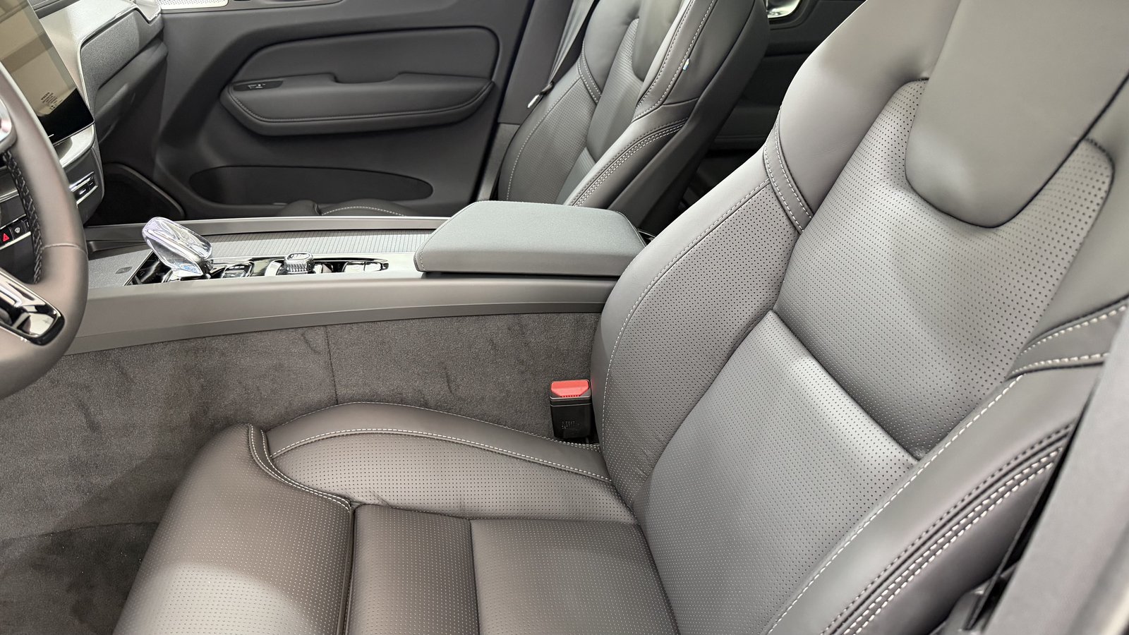 VOLVO XC60 2.0 B5 MH Black Edition A, Hybride Integrale Benzina/Elettrica, Auto nuove, Automatico - 6