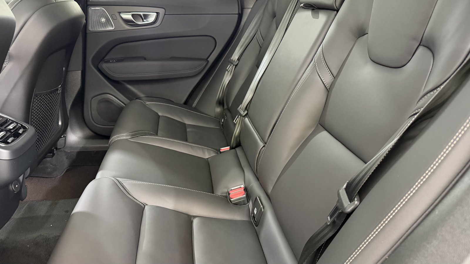 VOLVO XC60 2.0 B5 MH Black Edition A, Hybride Integrale Benzina/Elettrica, Auto nuove, Automatico - 7
