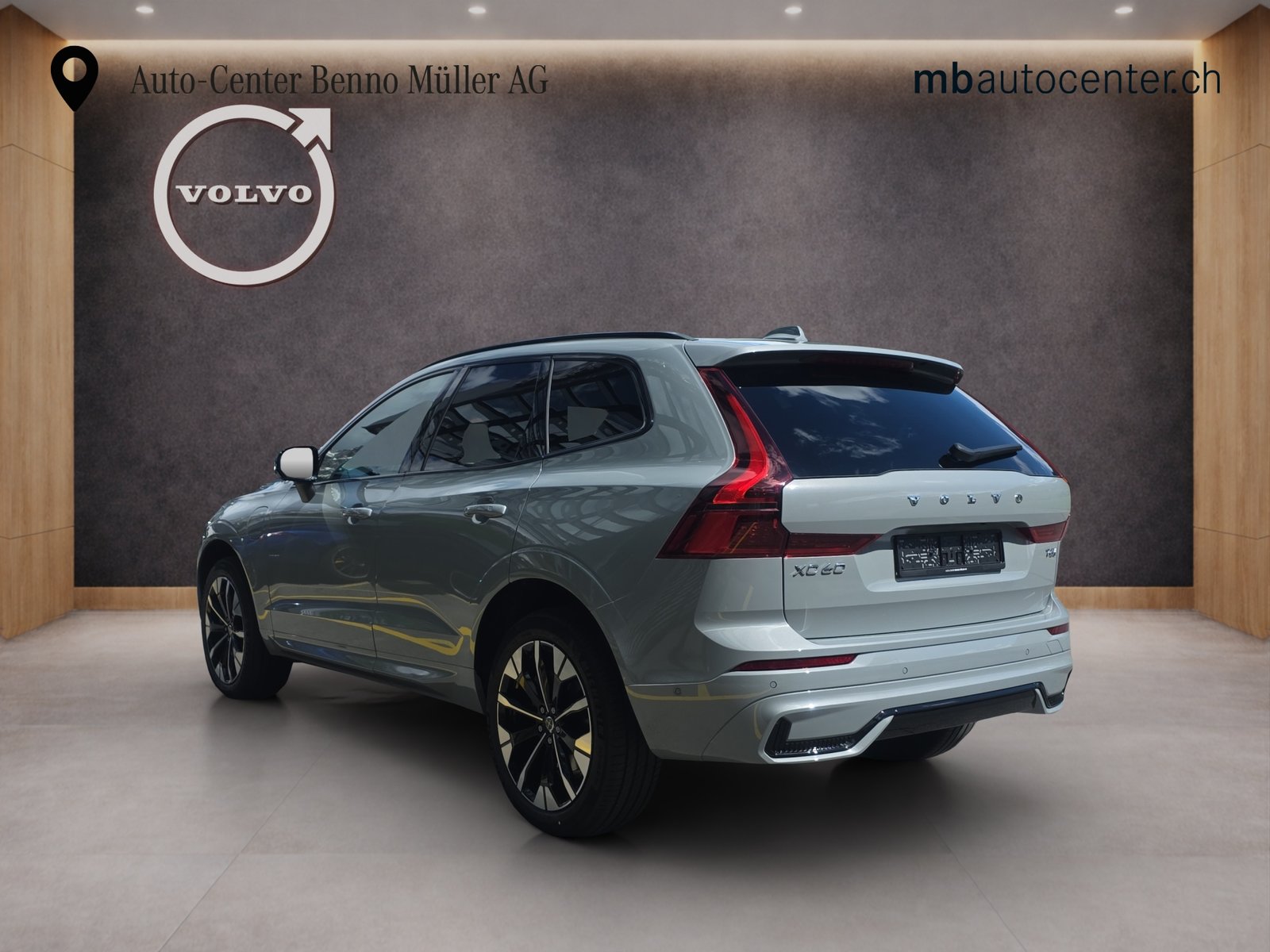 VOLVO XC60 2.0 T6 TE Ultra Dark eAWD, Plug-in-Hybrid Petrol/Electric, New car, Automatic - 3