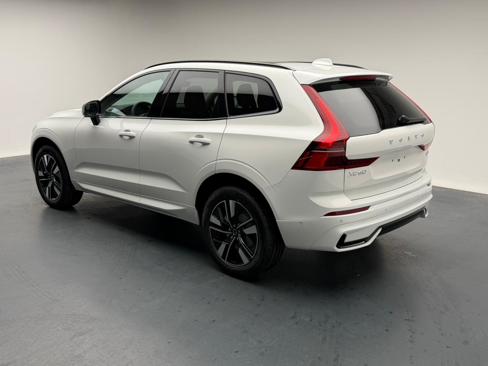 VOLVO XC60 2.0 T6 TE Ultra Dark eAWD, Plug-in-Hybrid Benzina/Elettrica, Auto nuove, Automatico - 3