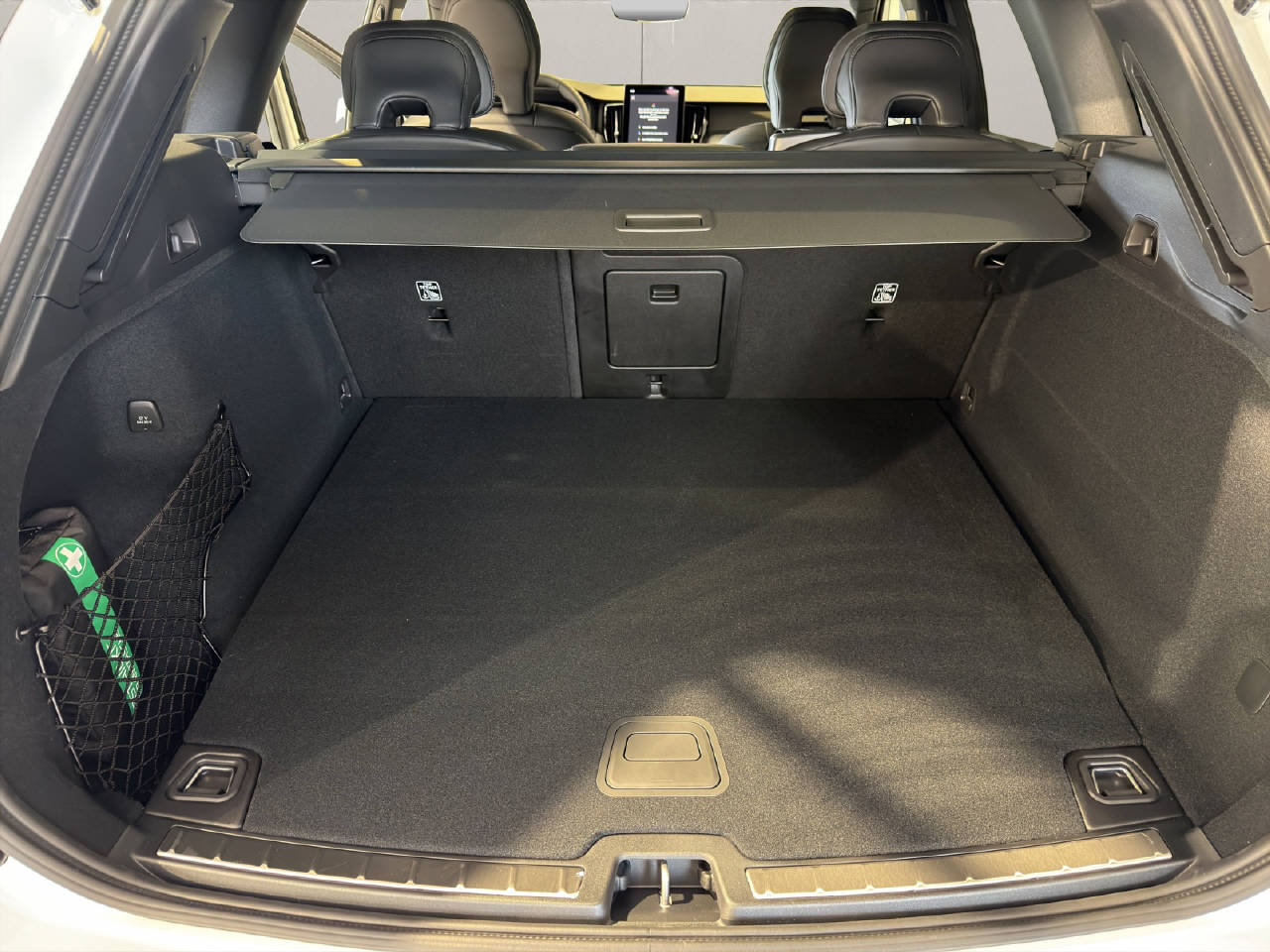 VOLVO XC60 2.0 T8 TE Ultra Dark eAWD, Plug-in-Hybrid Benzina/Elettrica, Auto nuove, Automatico - 7
