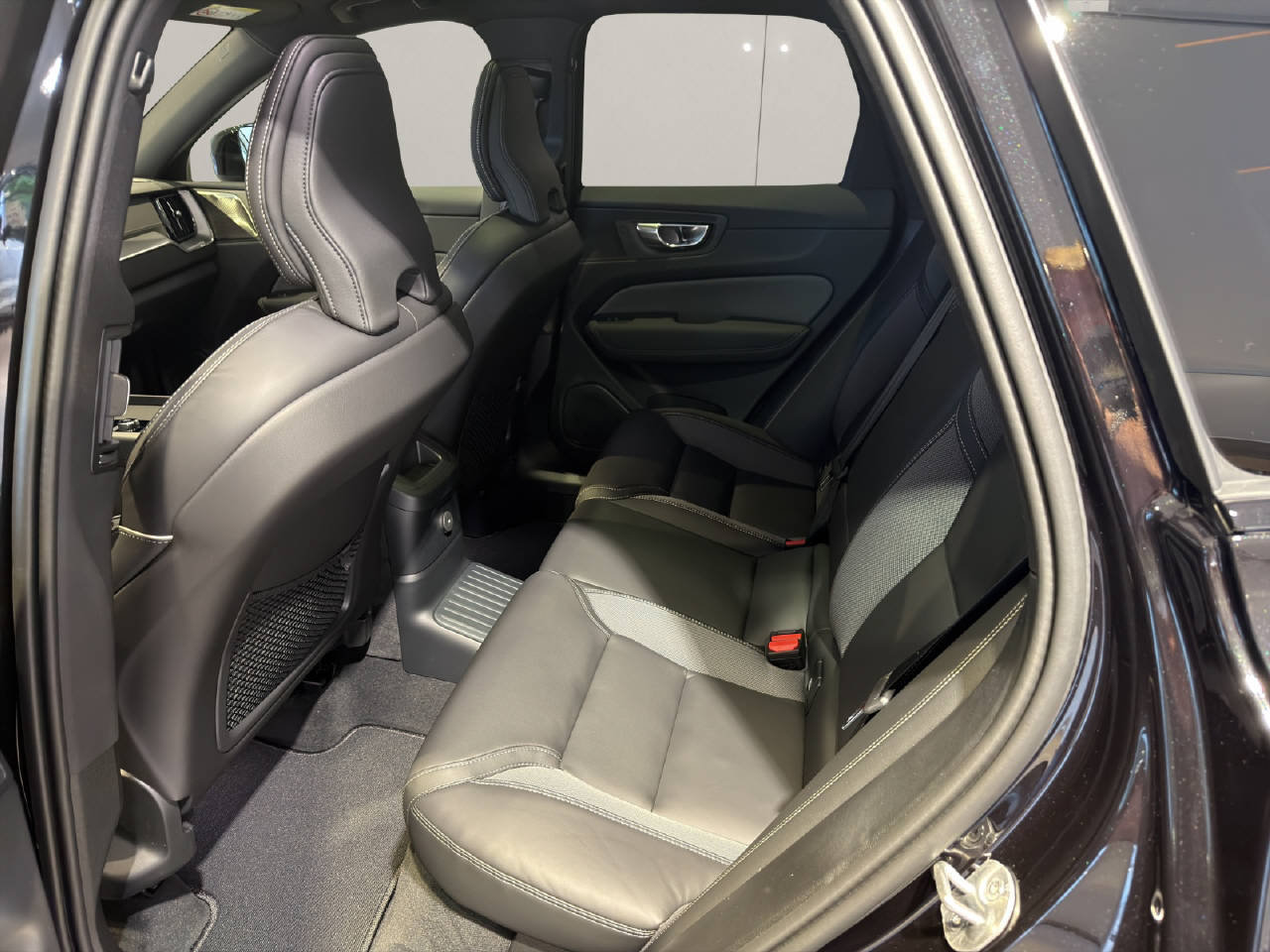 VOLVO XC60 2.0 T8 TE Black Edition eAWD, Plug-in-Hybrid Benzina/Elettrica, Auto nuove, Automatico - 6