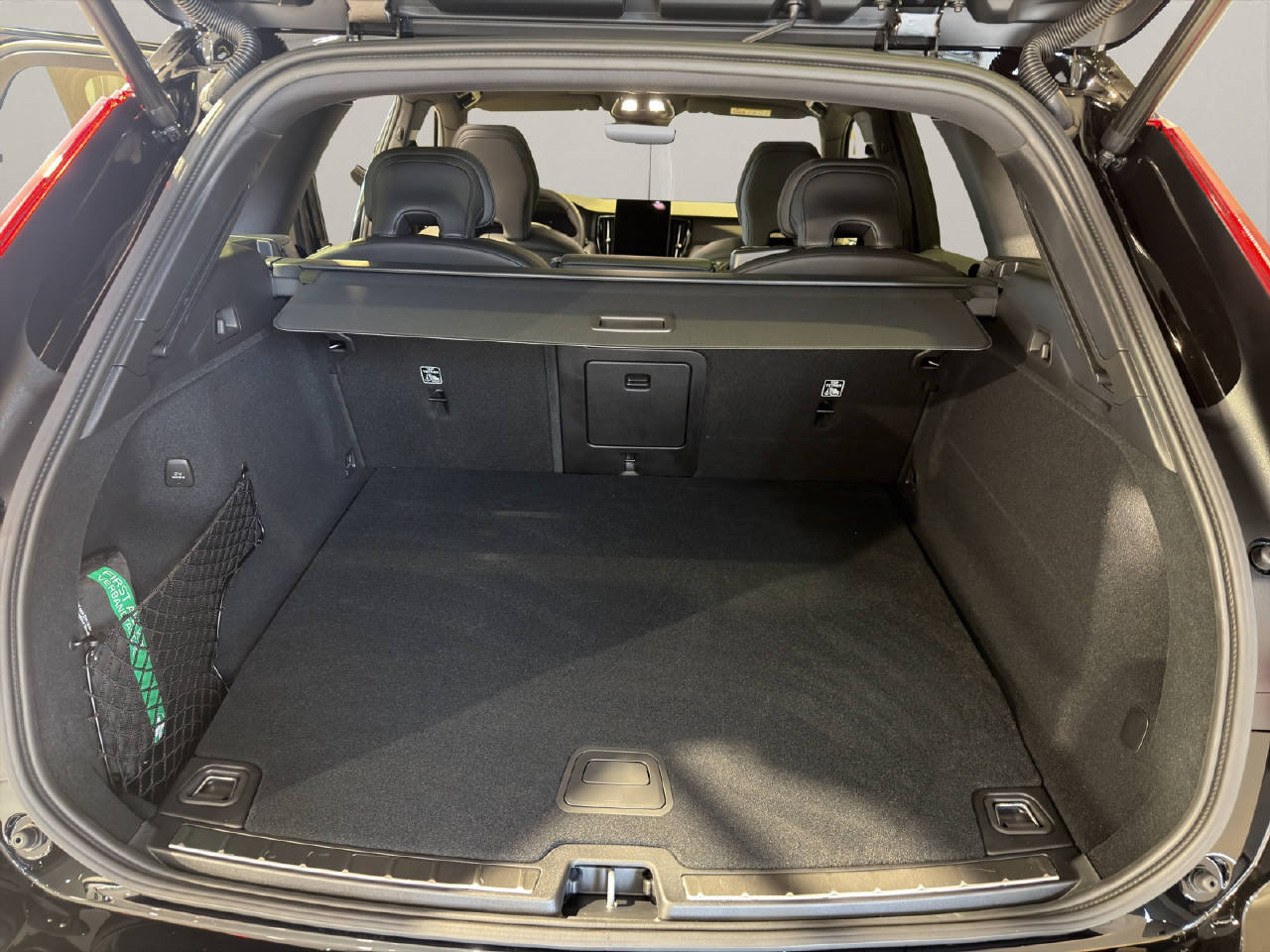 VOLVO XC60 2.0 T8 TE Black Edition eAWD, Plug-in-Hybrid Benzina/Elettrica, Auto nuove, Automatico - 7